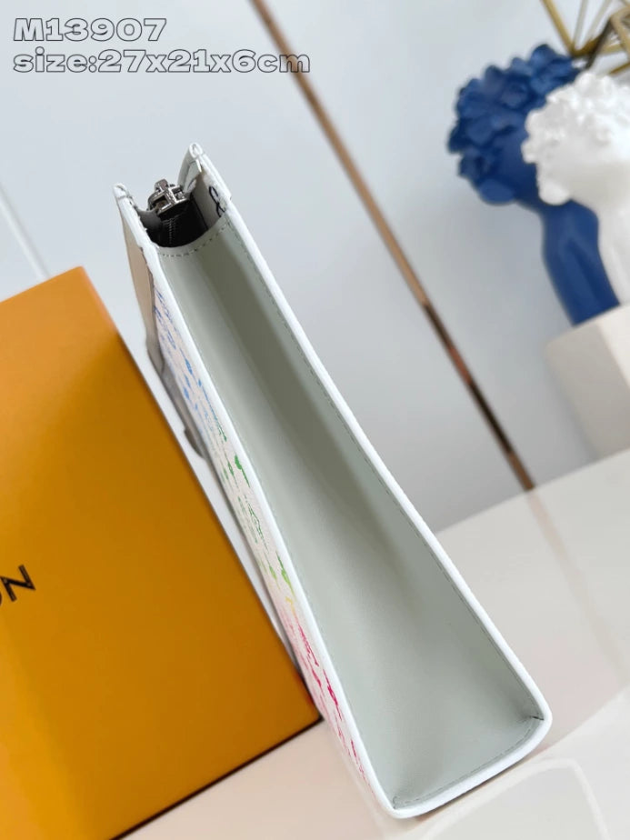 モノグラム イリデッセント ポシェット ヴォヤージュ グラデーショングレー M13907 – LW392