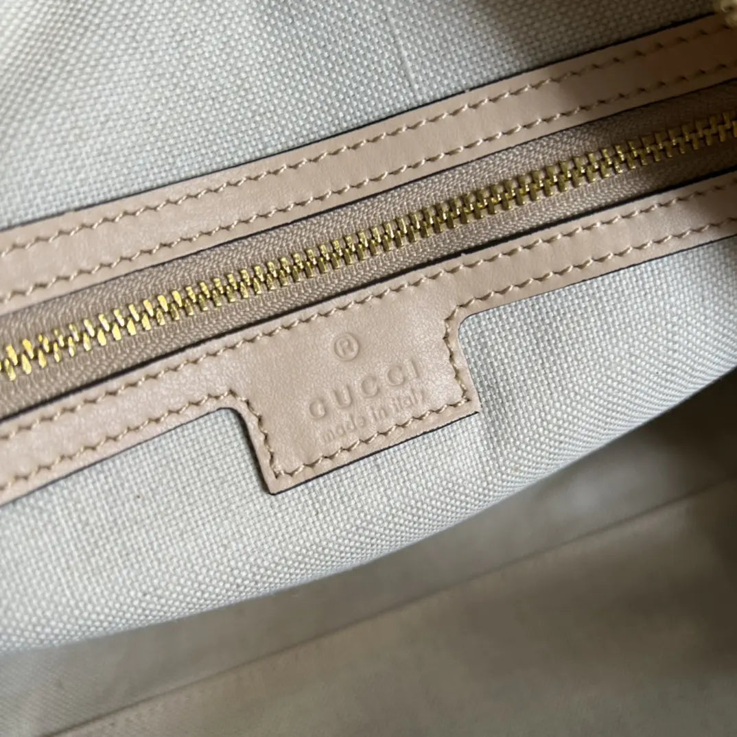 GG マトラッセ レザー ミディアム バッグ