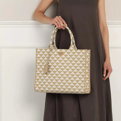 【大容量】プラダ シンボル ハンドバッグ