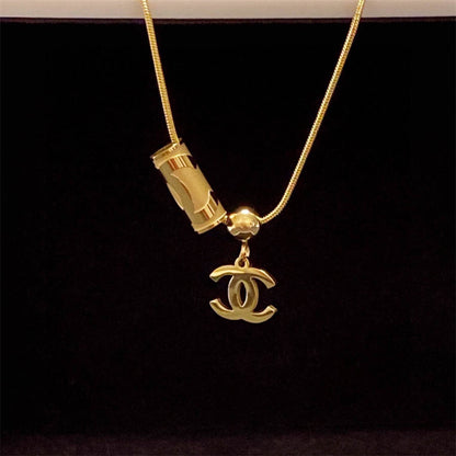 シャネルのダブルCレター細ネックレス