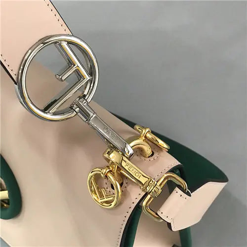 フェンディ カンイフ ショルダーバッグ