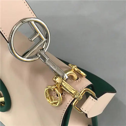 フェンディ カンイフ ショルダーバッグ