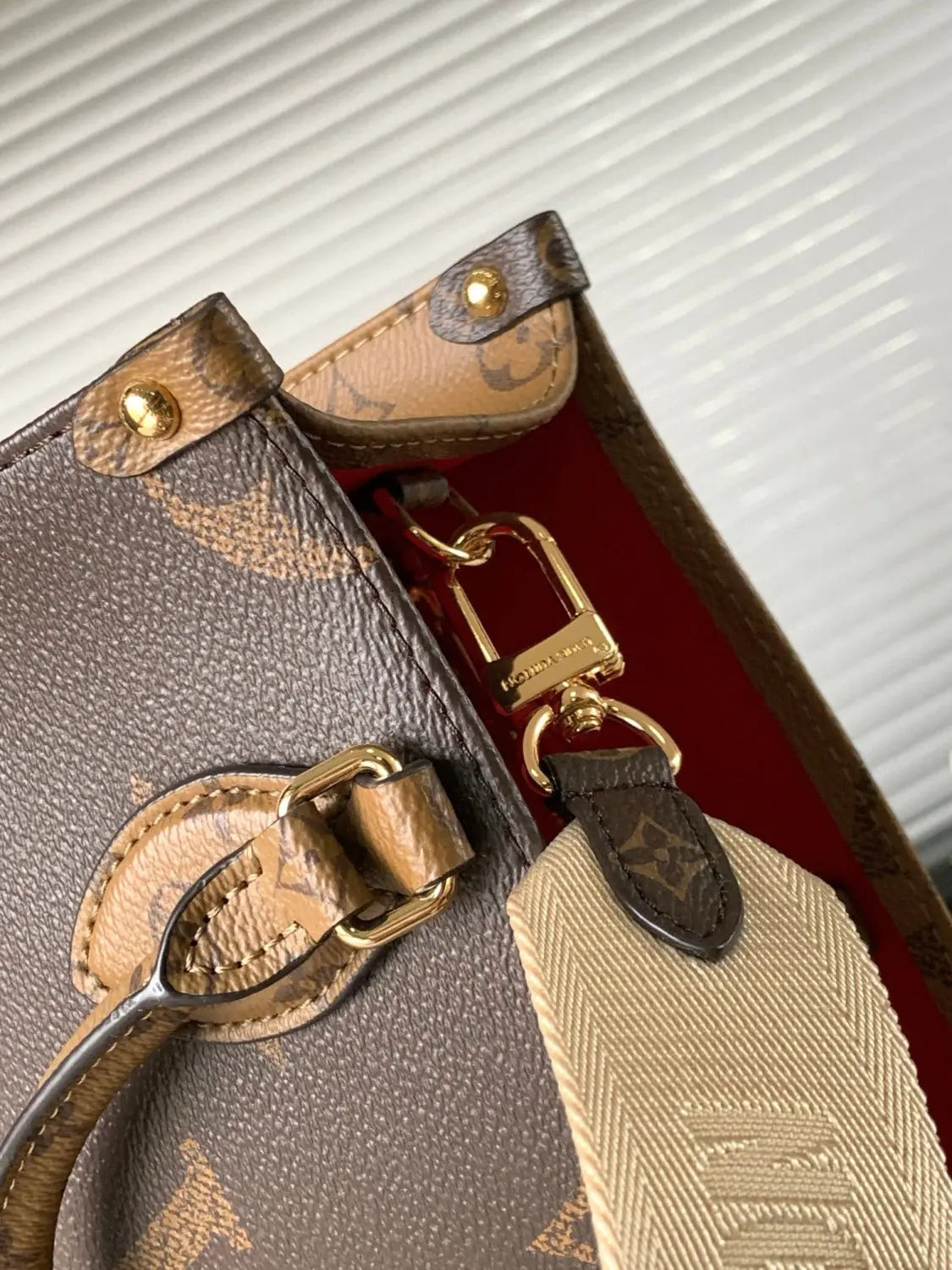 ルイ・ヴィトン オンザゴー PM M46373