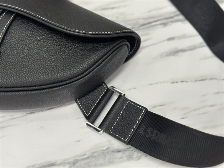 ディオール サドルバッグ ブラック グレインカーフスキン – DIO042