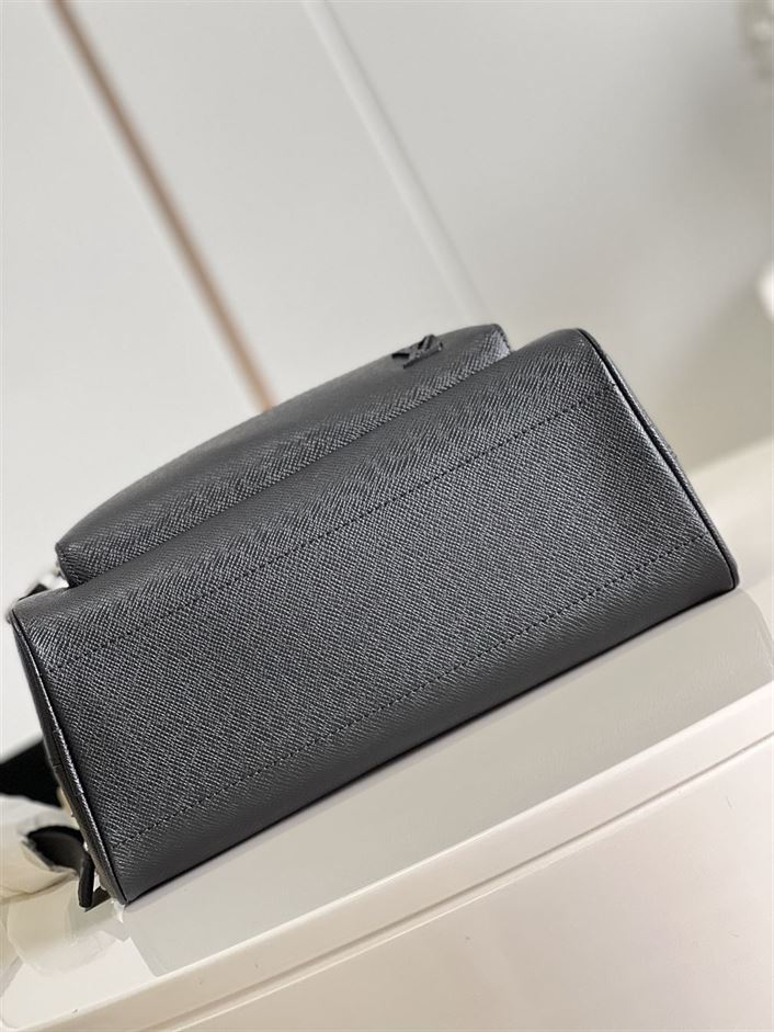 ルイ・ヴィトン エイドリアン・バックパック タイガ – LVB045