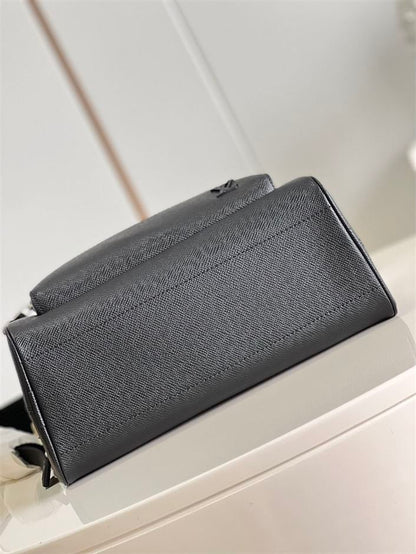 ルイ・ヴィトン エイドリアン・バックパック タイガ – LVB045