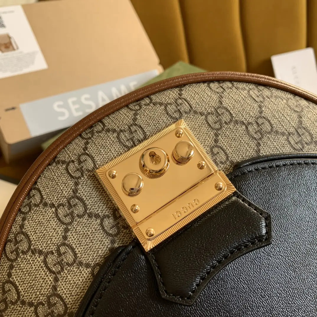 南京錠付き小型ショルダーバッグ