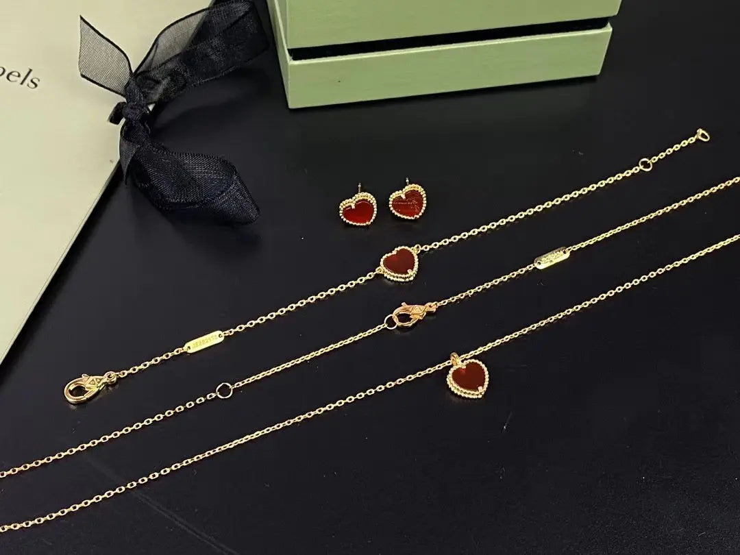 ヴァン クリーフ＆アーペルのカーネリアン ブレスレット/イヤリング