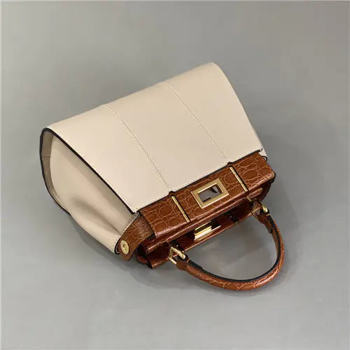 フェンディ ピーカブー ミニバッグ