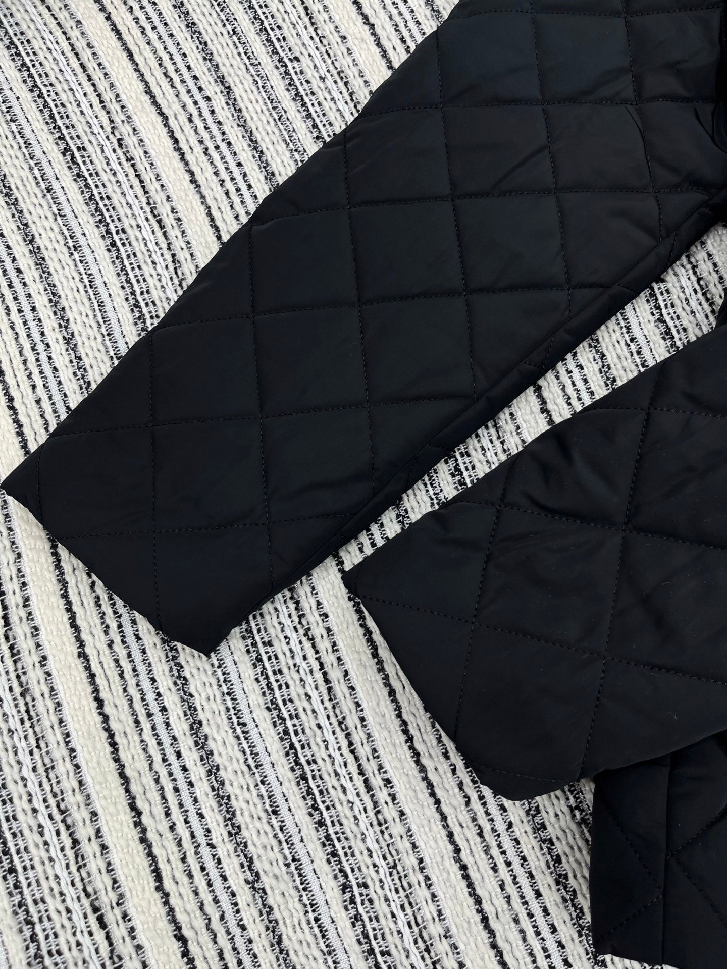 【PRADA旗艦店】ダウンジャケット、ご好評に付き再入荷！