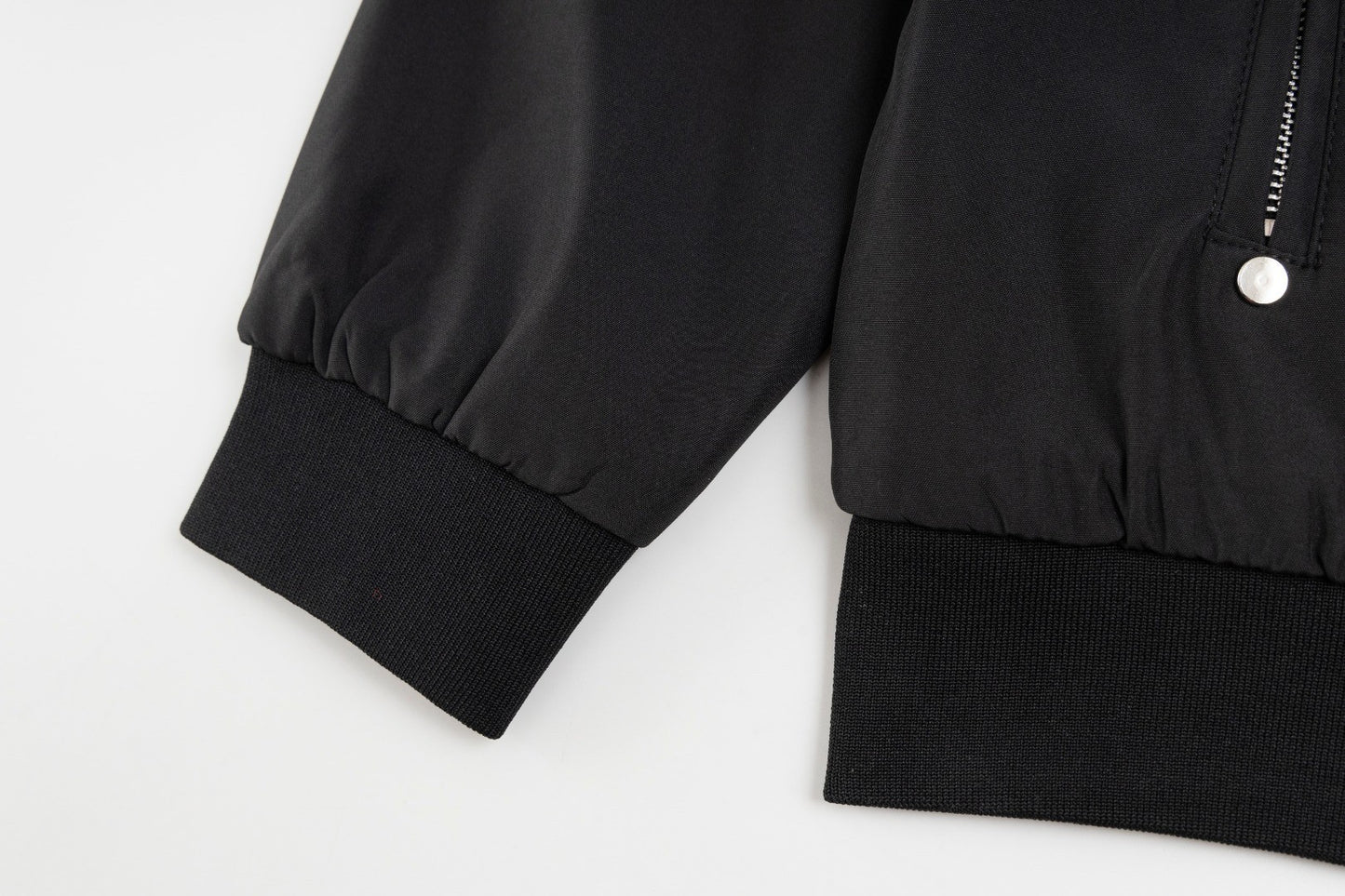 【PRADA旗艦店】プラダ ジャケット ご好評に付き再入荷！