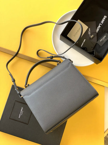 カサンドラ ミディアム トップハンドルバッグ グレイン・ド・プードル エンボスレザー