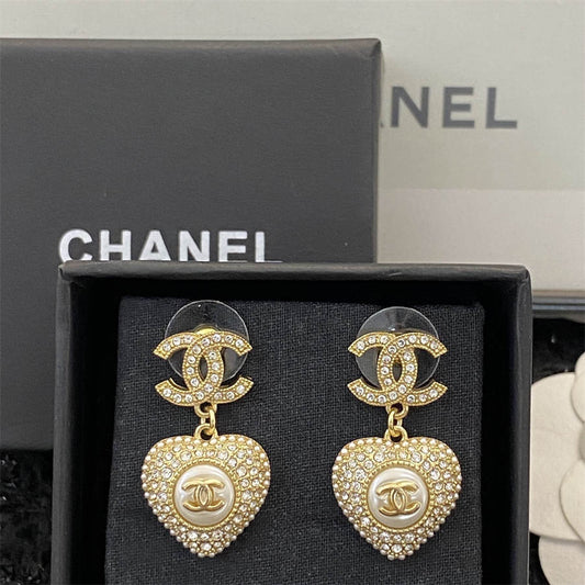 シャネル クラシック スモール ダブルC ダイヤモンド ラブ イヤリング