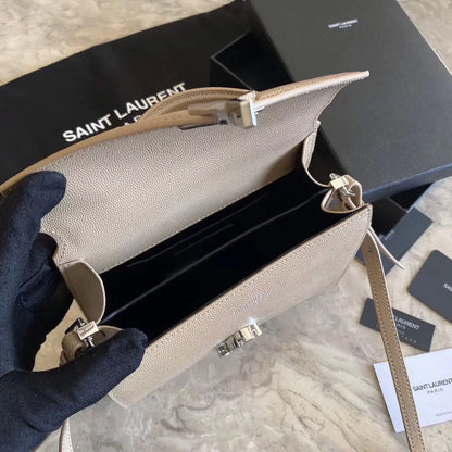 カサンドラ モノグラム クラスプバッグ マットパイソン