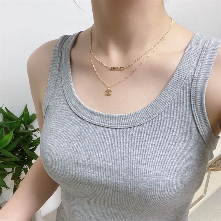 シャネルのダブルレイヤーネックレス