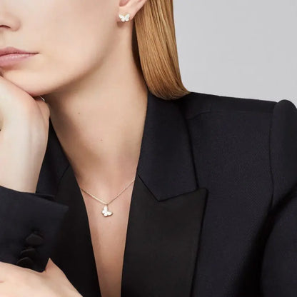 ヴァン クリーフ＆アーペルのスウィート アルハンブラ バタフライ イヤリングの新着