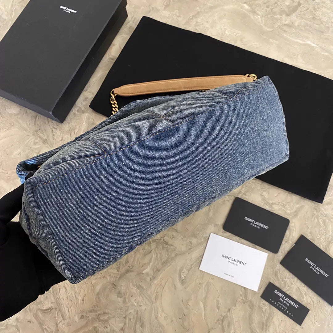 キルティングラムスキンのパファーミディアムバッグ