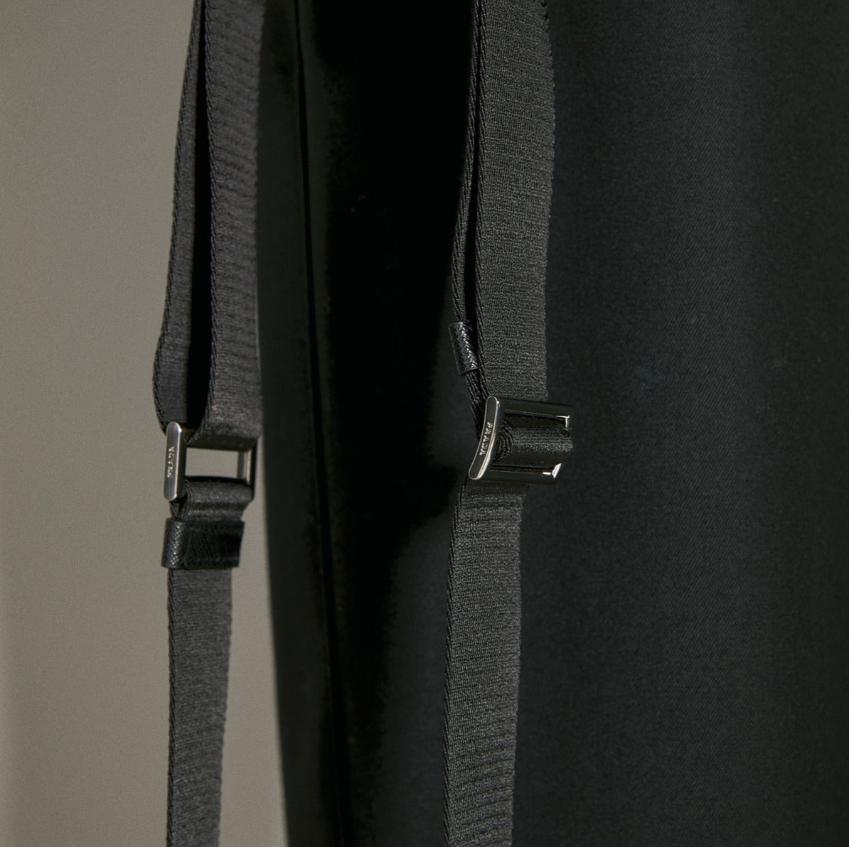 【プラダ】レザー スマホ ケース