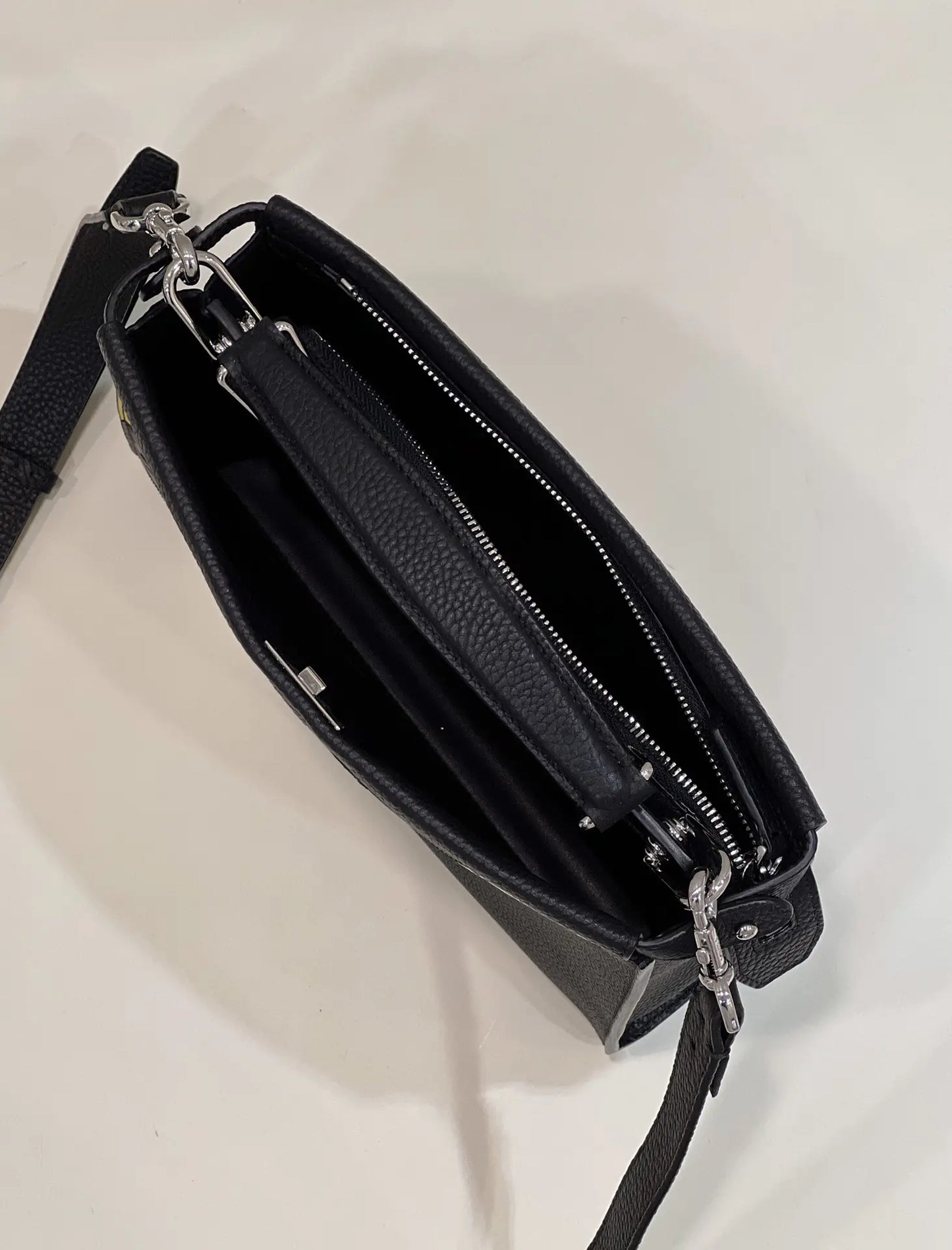 フェンディ オロック ジッパー