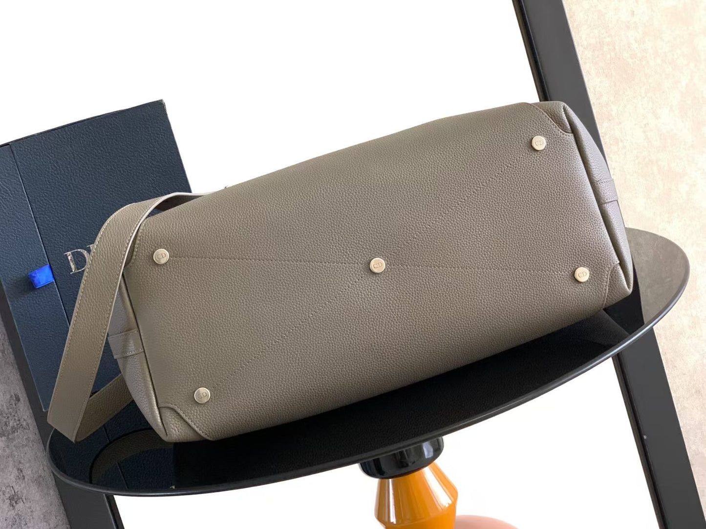 ミディアム ディオール ノルマンディー トートバッグ ブラウン ディオール アイコン カーフスキン |