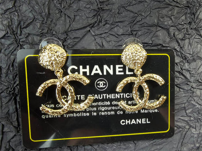 シャネルのイレギュラーダブルCイヤリング