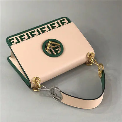 フェンディ カンイフ ショルダーバッグ