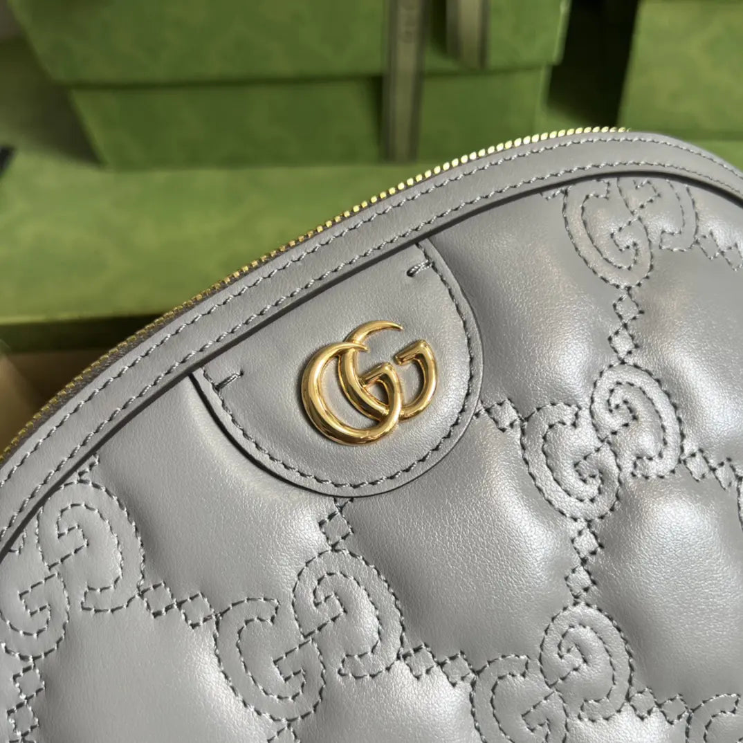 GG マトラッセ レザー スモール バッグ