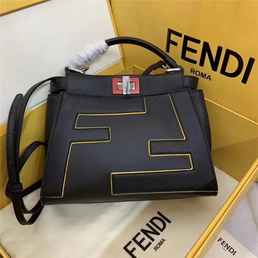 フェンディ ピーカブーバッグ ブラック