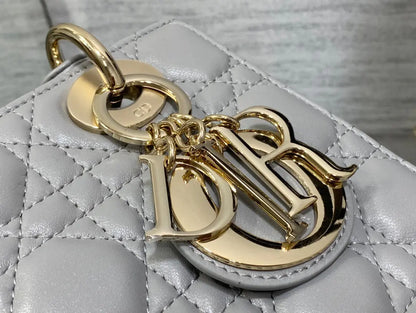 クリスチャン・ディオールのスモール レディ ディオール バッグ