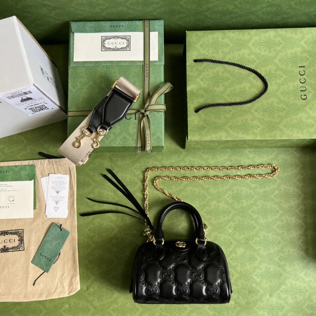 GGマトラッセ レザー ミニバッグ