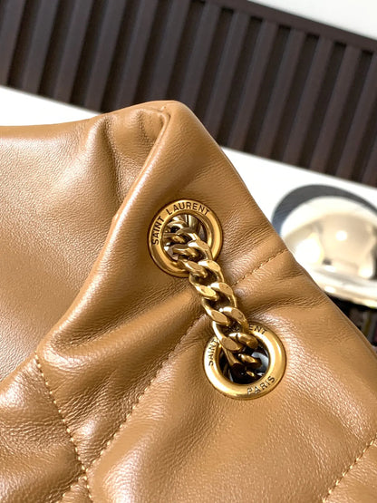 ベルベットとスムースレザーのパファー スモールチェーンバッグ