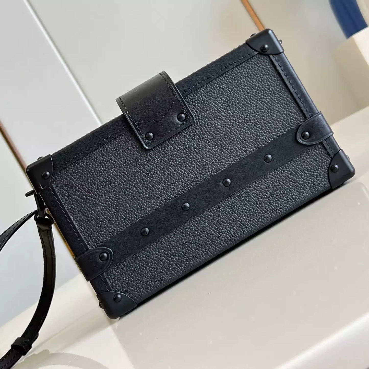 プチ マル ハンドバッグ ブラック 牛革 M24303 – LW430