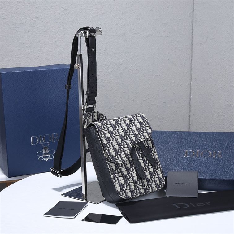 ディオール サドル レクタンギュラー クロスボディポーチ – DIO037