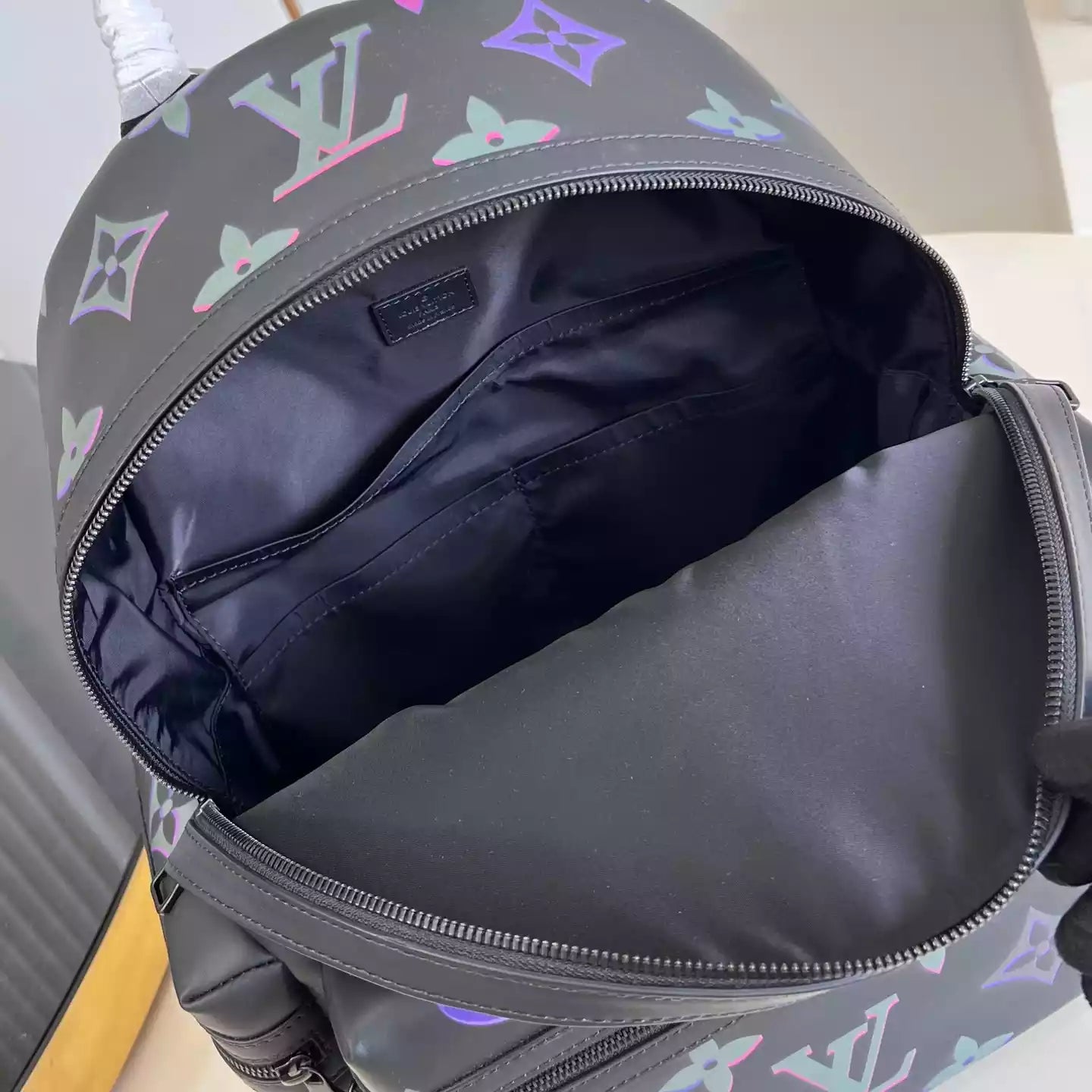 コメット カーフレザー バックパック（ブラック）M22488 – LW351