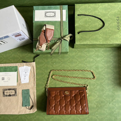 GG マトラッセ レザー スモール バッグ