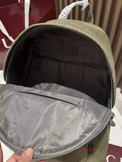 GGエンブレム ミディアム バックパック（ブラック GG キャンバス）– BG064