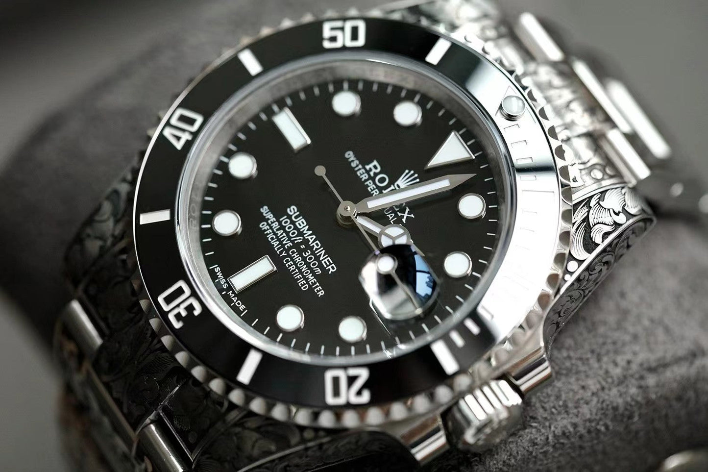 ロレックス サブマリーナーデイト 彫金 116610LV 数が少ない