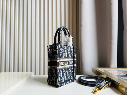 クリスチャン・ディオール ミニブックトート フォンバッグ