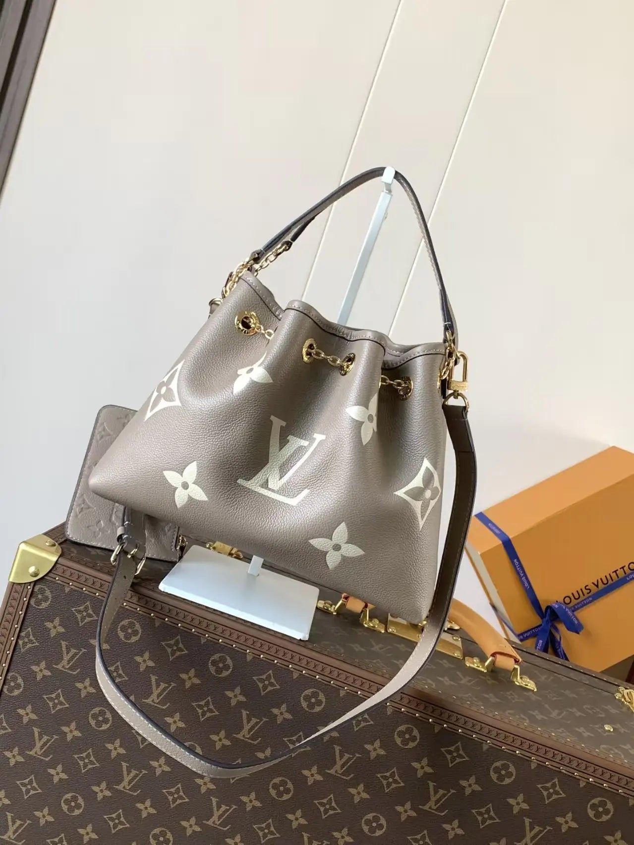 LV バンドル バイカラー モノグラム アンプラント レザー - レディース - ハンドバッグ