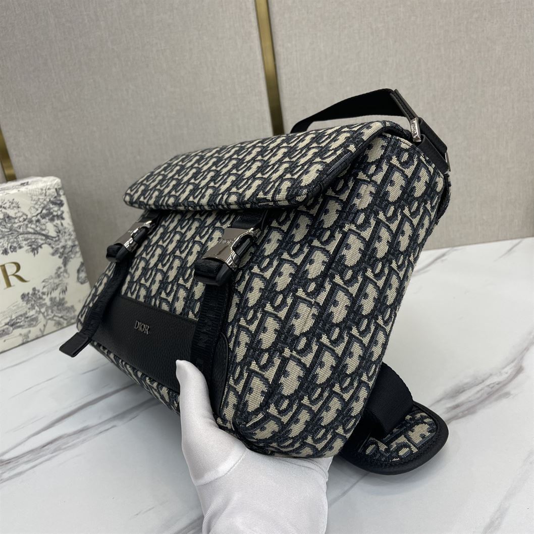 ディオール エクスプローラー メッセンジャーバッグ – DIO006