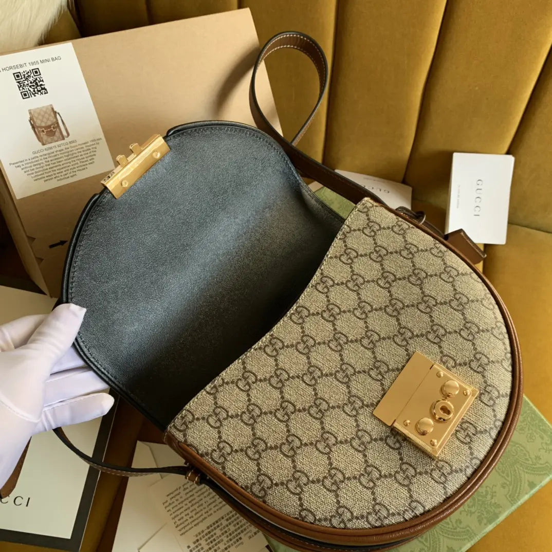 南京錠付き小型ショルダーバッグ