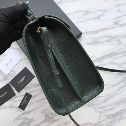 カサンドラ モノグラム クラスプバッグ マットパイソン