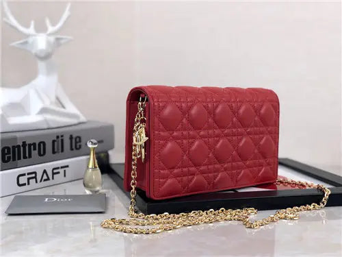 ディオールのショルダーバッグ