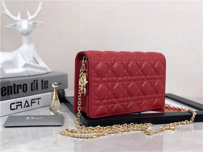 ディオールのショルダーバッグ