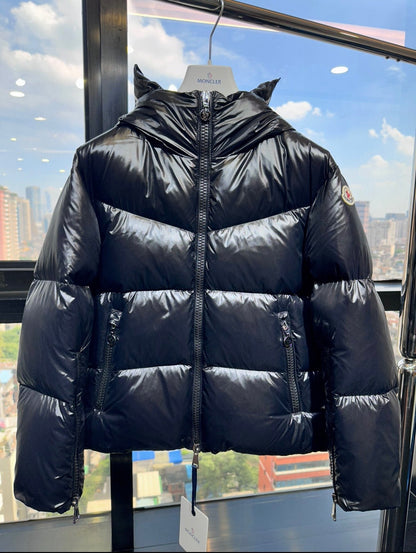 【MONCLER旗艦店】（モンクレール） ダウンジャケット ご好評に付き再入荷！