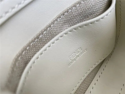 フェンディ ナノバゲットバッグ