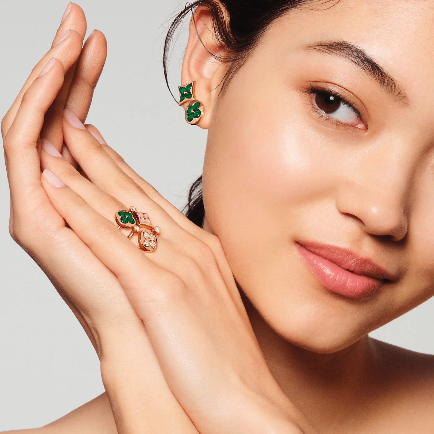 LV ルイ・ヴィトン カラーブロッサム BB サン イヤースタッド Q96673