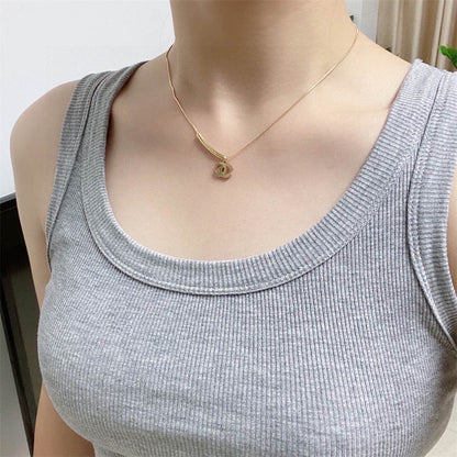 シャネルのカーブしたイングリッシュチェーン