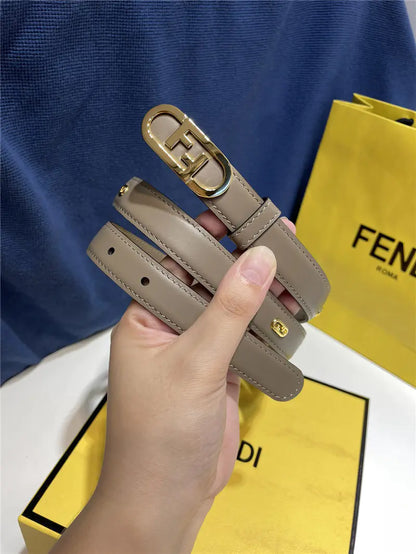 フェンディのループ付きナローベルト