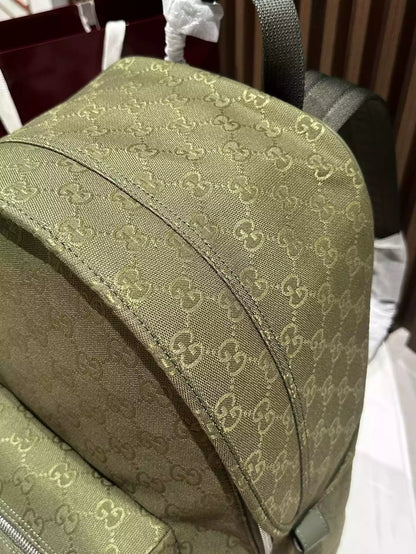 GGエンブレム ミディアム バックパック（ブラック GG キャンバス）– BG064